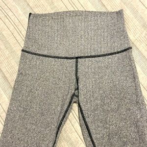 Lululemon herringbone size 4 full length